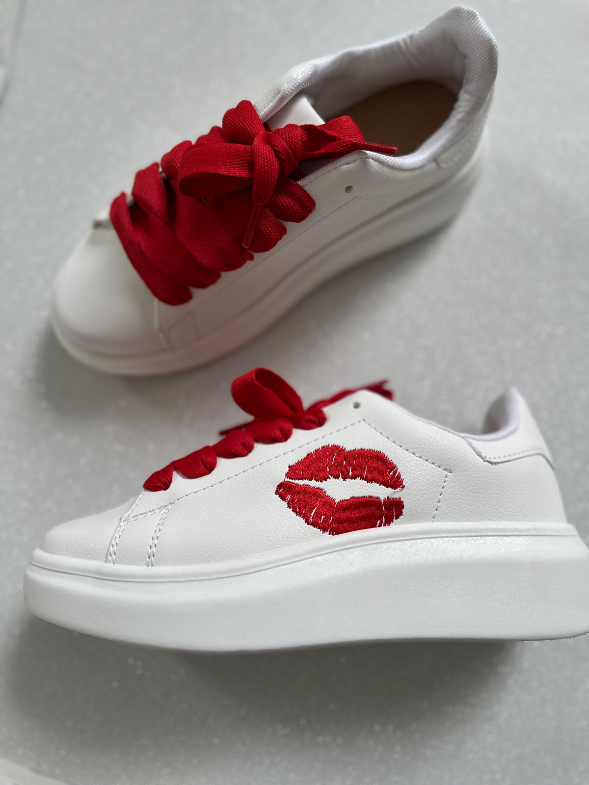 Macarena beso  image 1