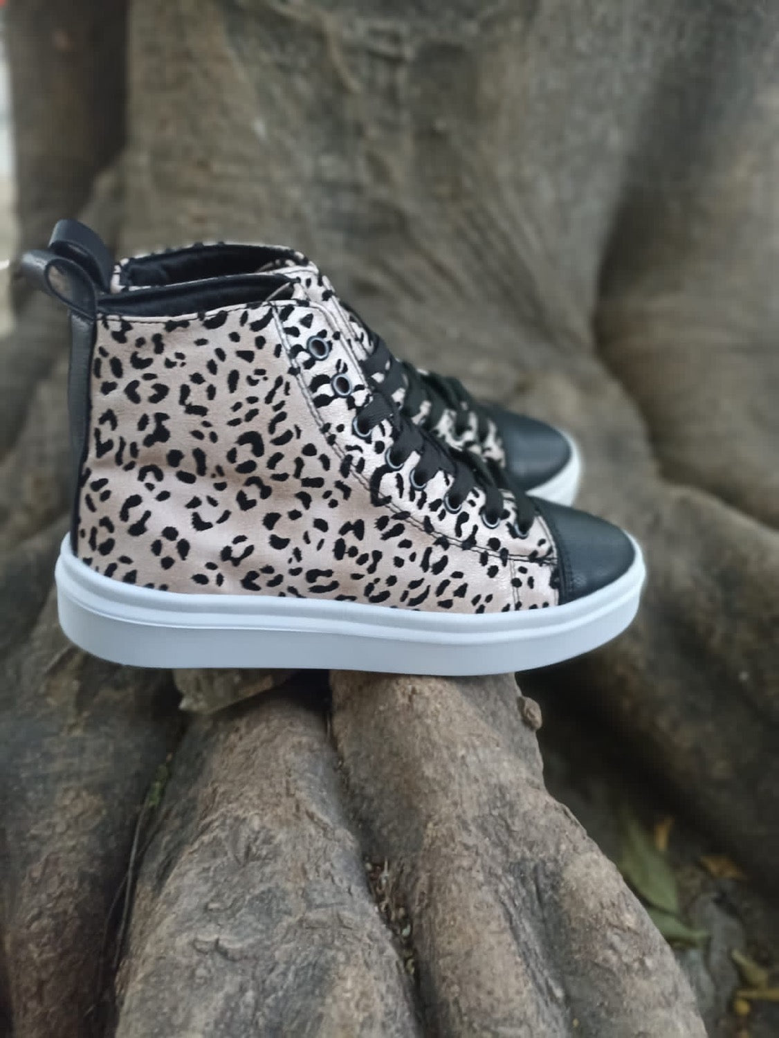 LUCRECIA CHEETAH image 0
