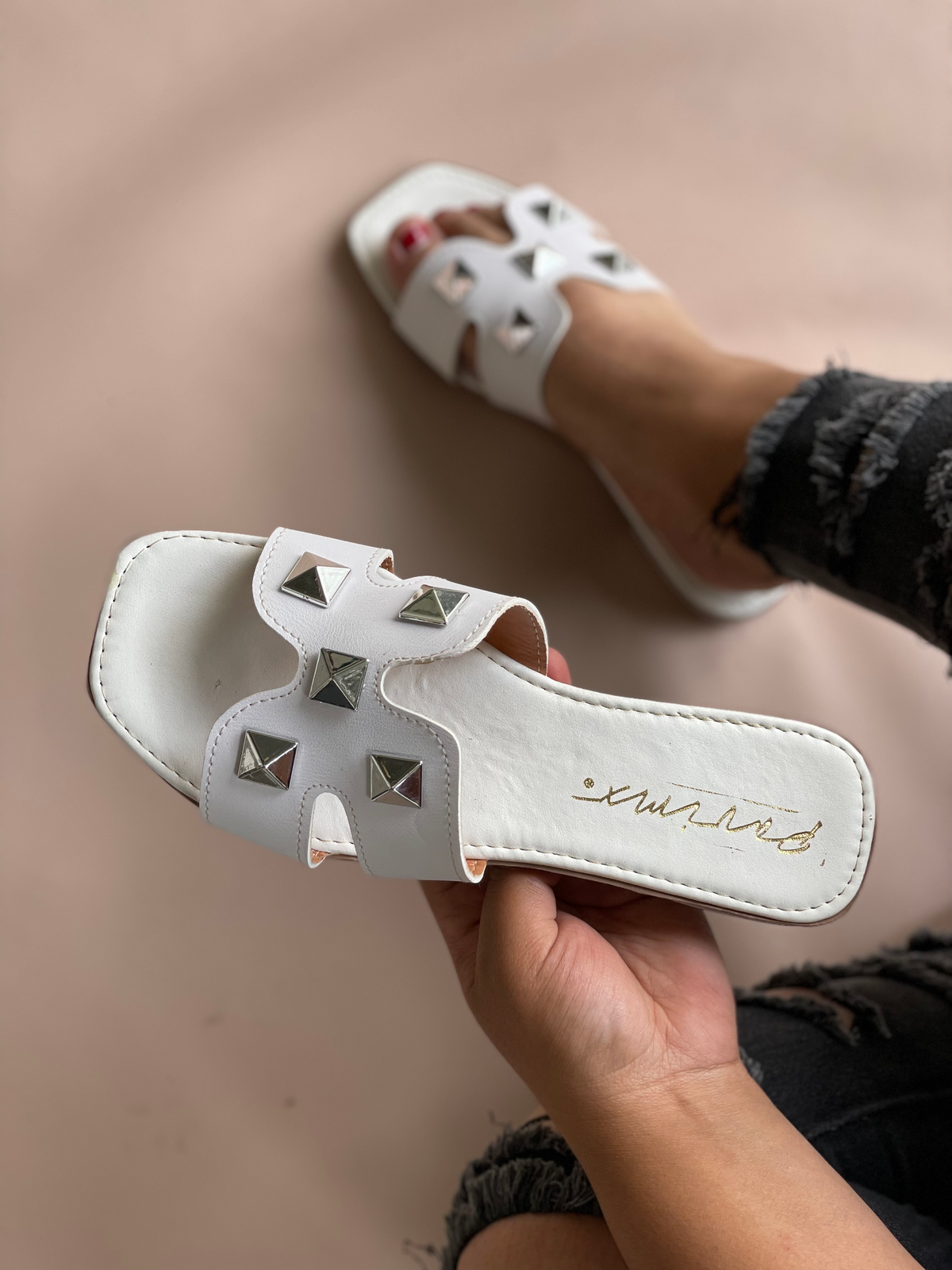 MIA BLANCO  image 1